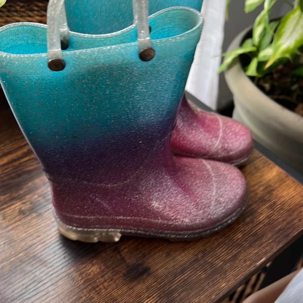 Toddler light up rain boots size 7/8